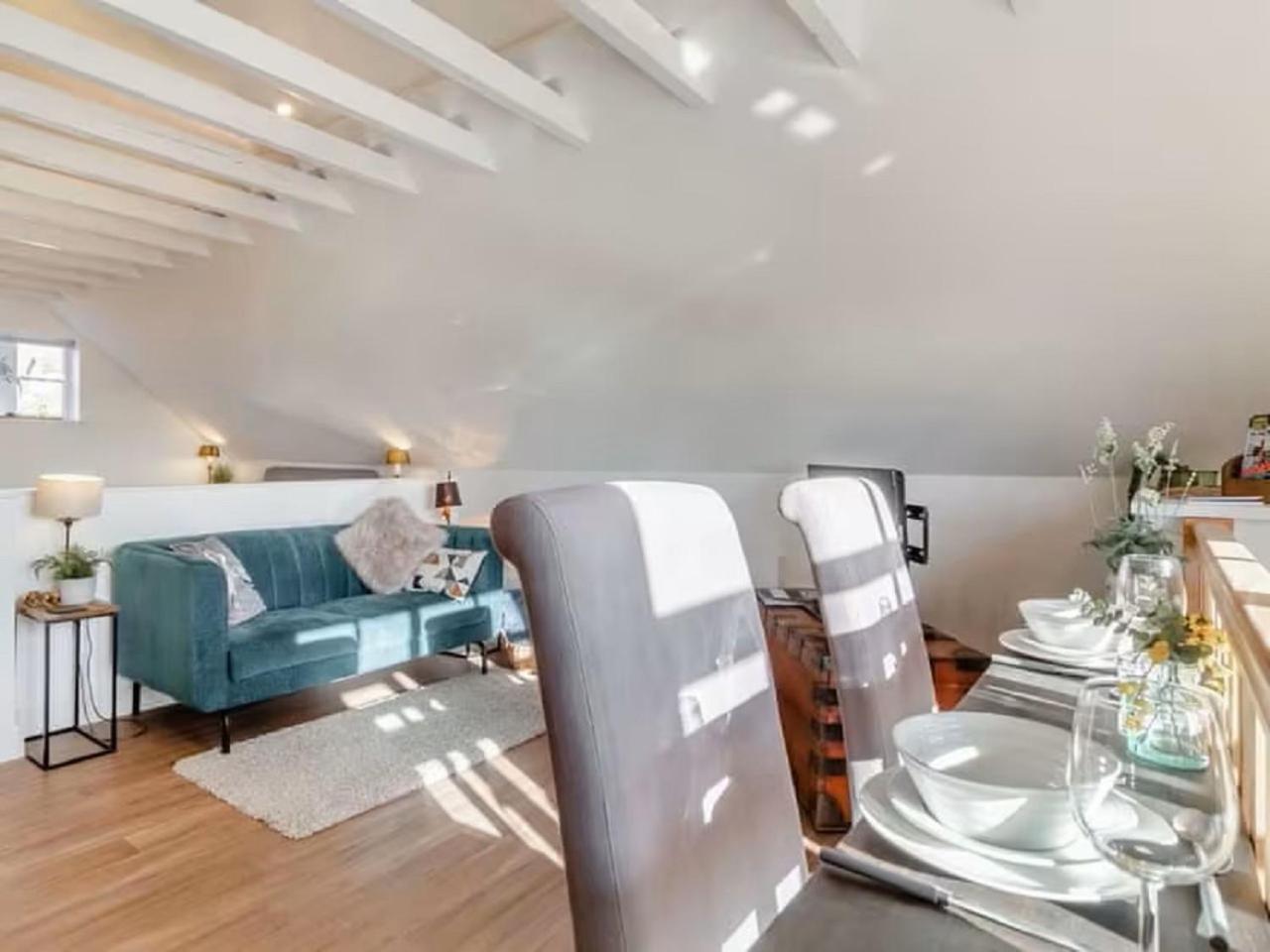 Apartment Flat In Heritage Triangle,