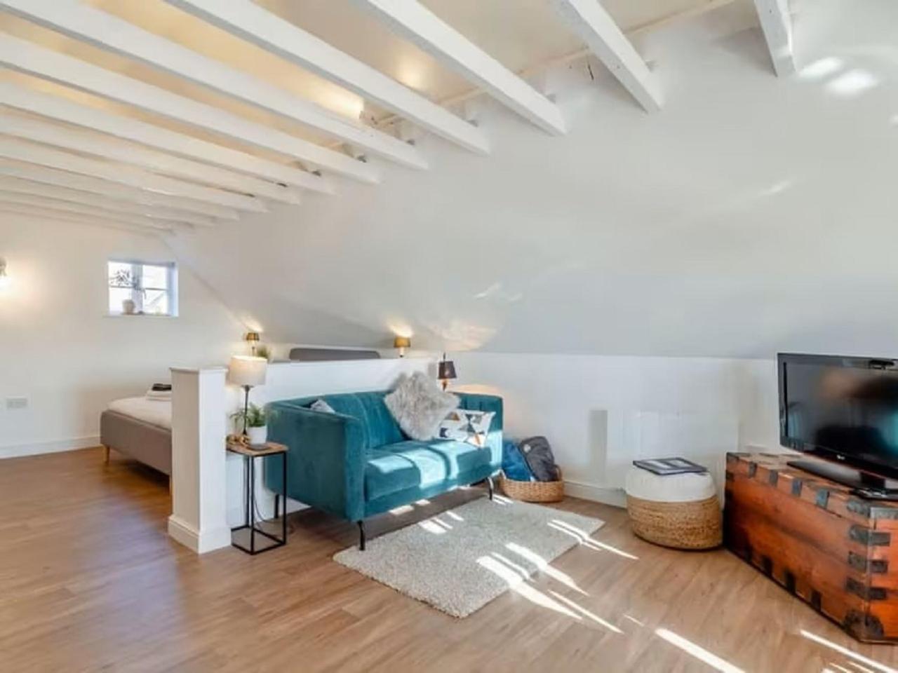Flat In Heritage Triangle, Apartment