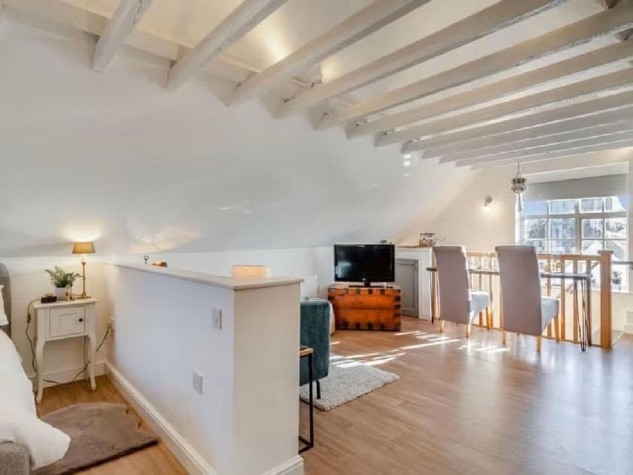 Flat In Heritage Triangle, * Diss